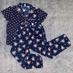 Size 8 Girls GAP navy and floral pajama set